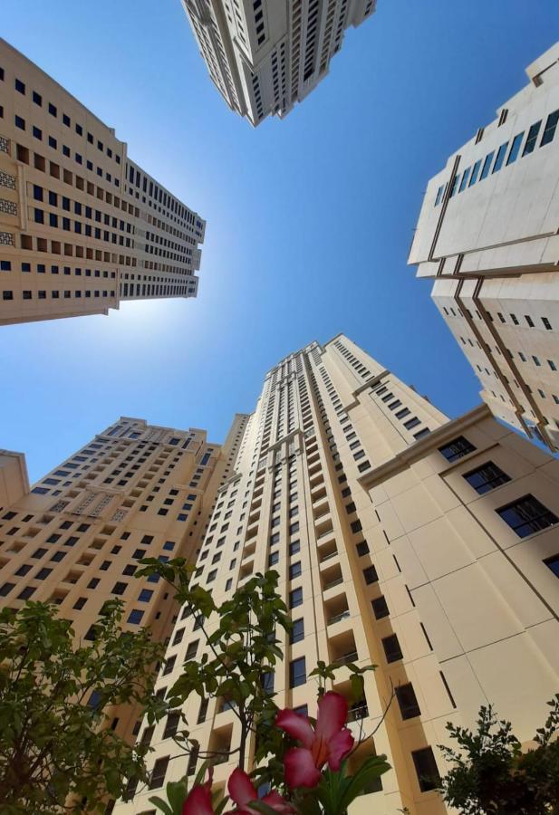 La Buena Vida Holiday Homes - Beach Front Very Spacious, Luxe And Modern 3 Bedroom With Full Kitchen In Jbr , 3 Min To The Jbr Beach Dubai Marina And Tram Station Dış mekan fotoğraf