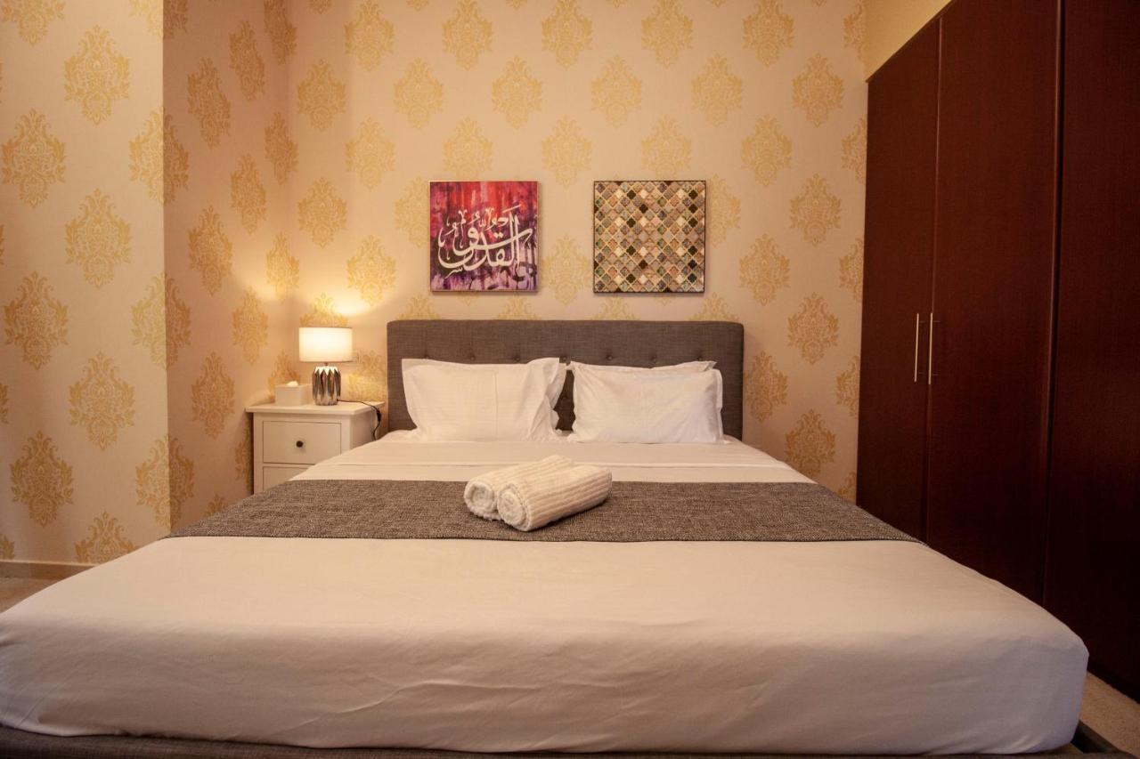 La Buena Vida Holiday Homes - Beach Front Very Spacious, Luxe And Modern 3 Bedroom With Full Kitchen In Jbr , 3 Min To The Jbr Beach Dubai Marina And Tram Station Dış mekan fotoğraf
