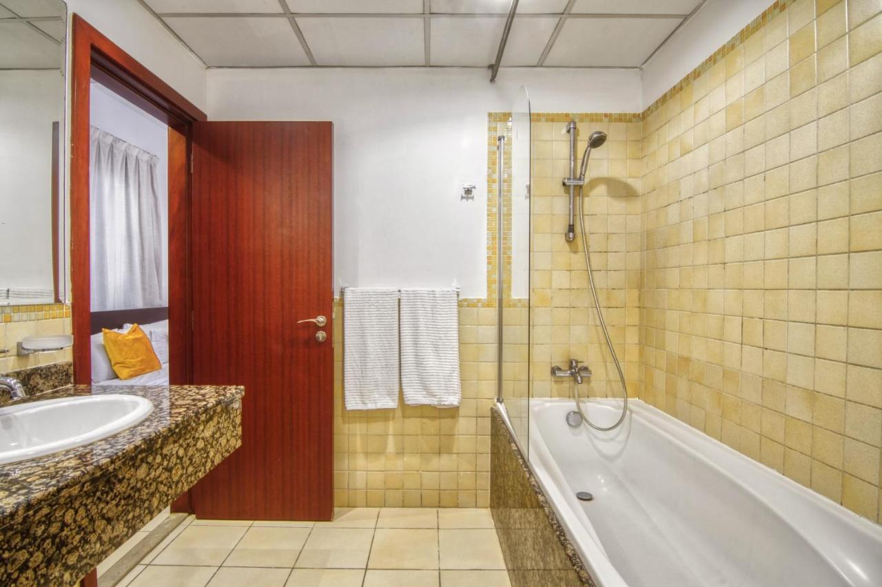La Buena Vida Holiday Homes - Beach Front Very Spacious, Luxe And Modern 3 Bedroom With Full Kitchen In Jbr , 3 Min To The Jbr Beach Dubai Marina And Tram Station Dış mekan fotoğraf